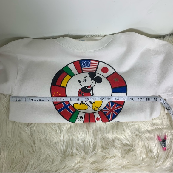 Vintage 1982 Mickey Mouse sweatshirt - Picture 9 of 13